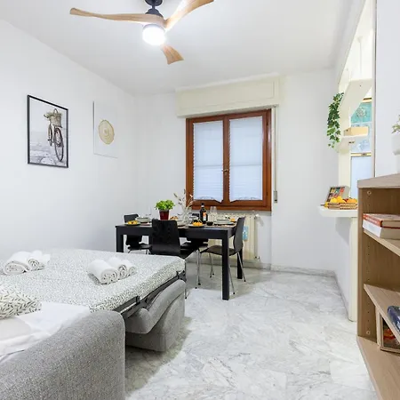 Guesthost - Bright And Modern X4 * Pise